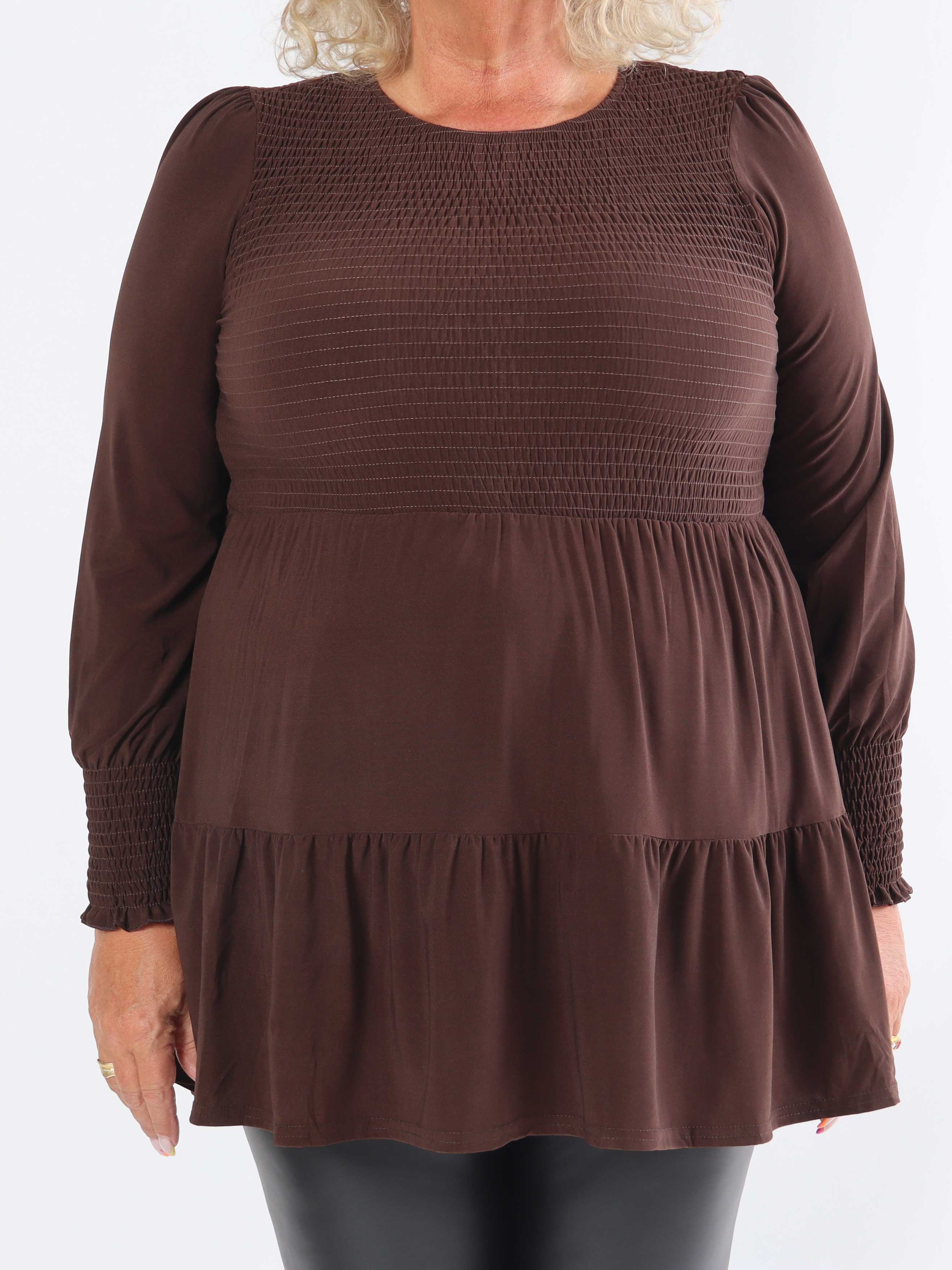 Kelly Shirt - Elastisk plus size bluse med smock henover brystet